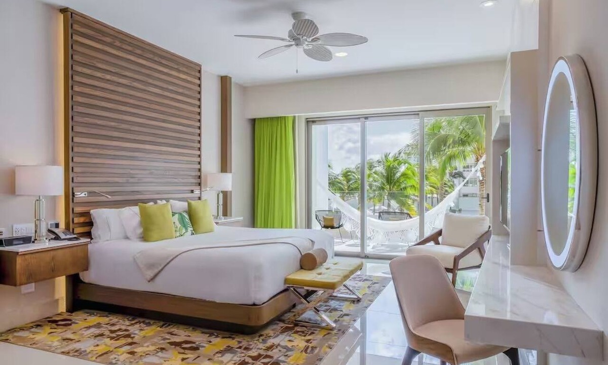Playa Mujeres Hotel | Luxury Oceanfront Studio King Bed/Garza Blanca Cancun/Optional All-Inclusive