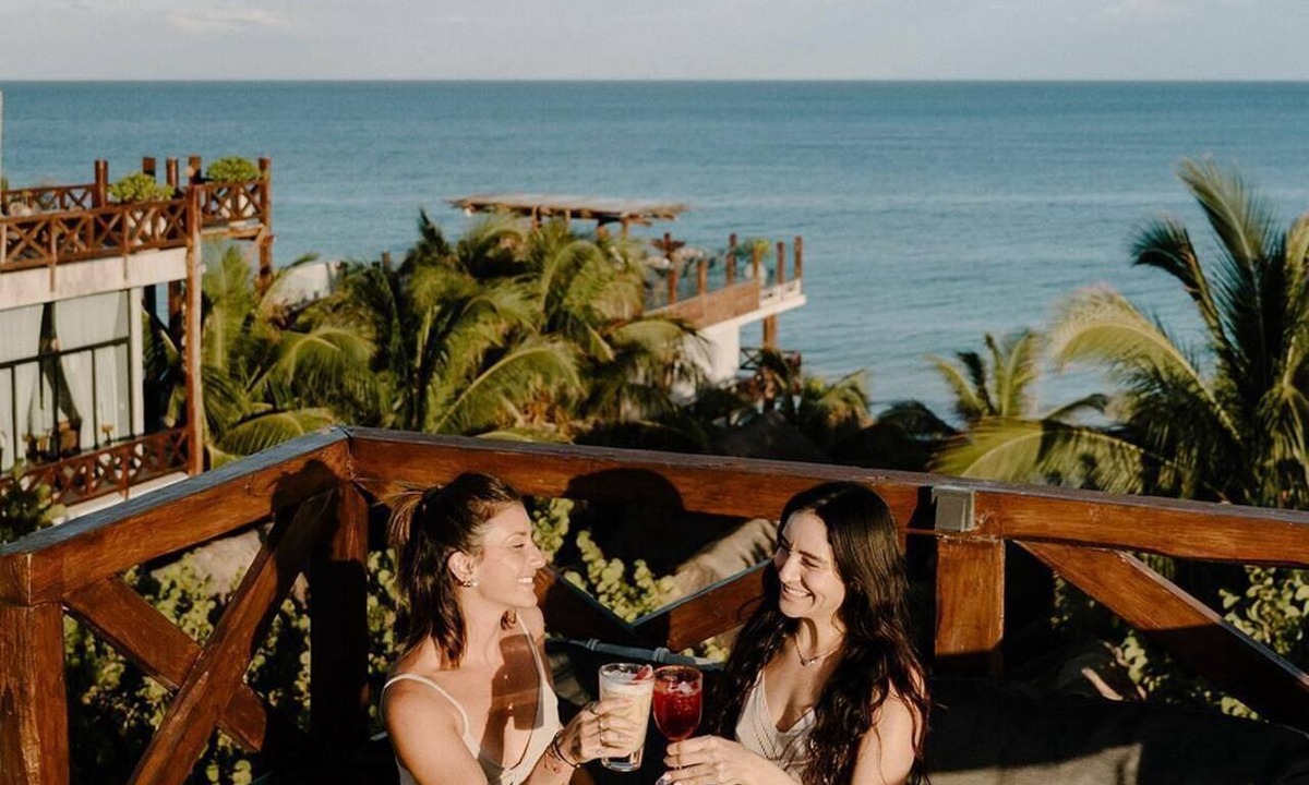 Zona Hotelera Hotel | Luxury Suite Steps from the Beach Rooftop Pool & Jacuzzi
