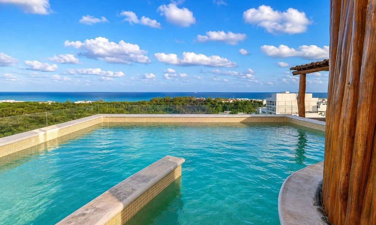 Luis Donaldo Colosio Apartment | Modern 5th Ave Studio Steps to Beach · Blanko 54