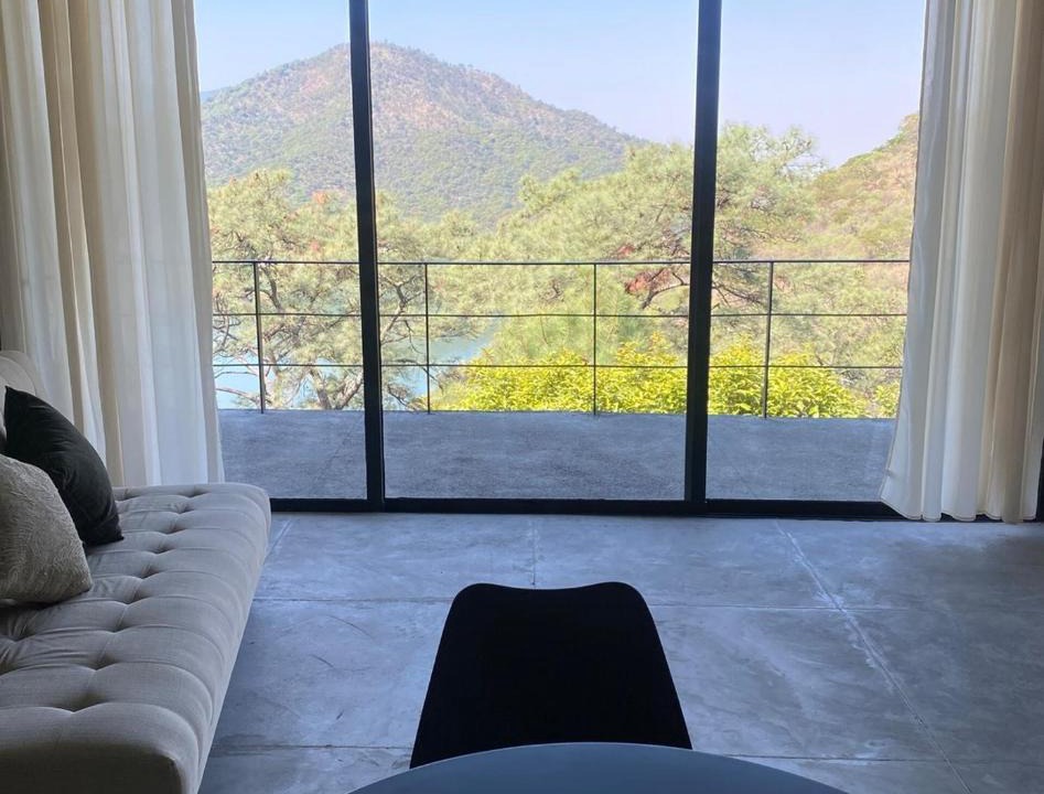 El Santuario Apartment | "Modern Loft Spectacular View of Mountain and Lake