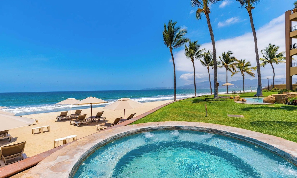 Flamingos Apartment | Ocean Front 2 BR Luxury Villa in Villa La Estancia