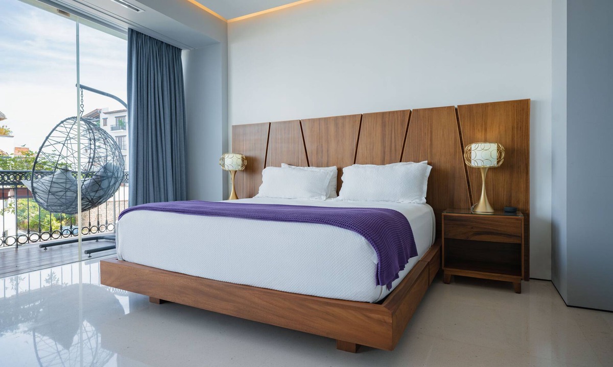 Emiliano Zapata Condo | Ocean views, 2 minute walk to 20 famous restaurants