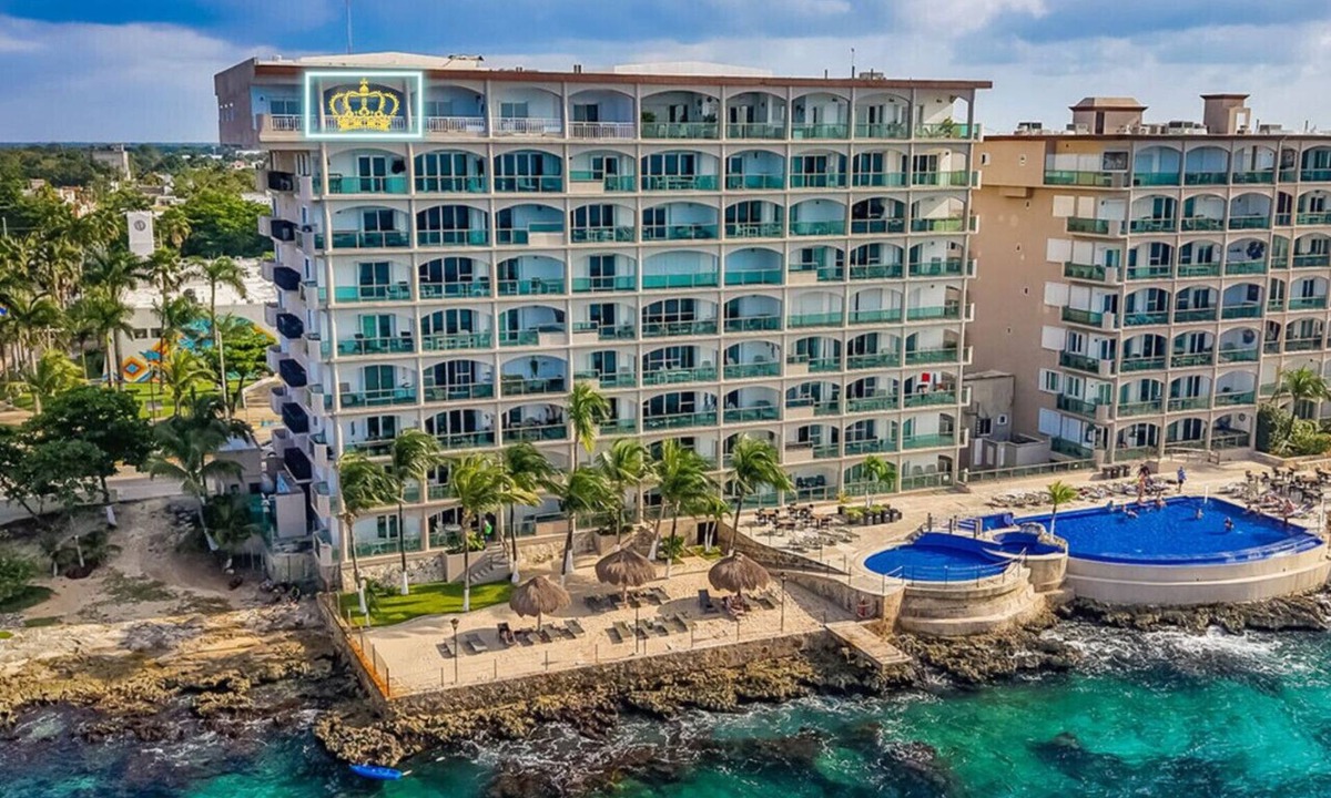 Colonia Andres Condo | Oceanfront Penthouse | Private Hot Tub | Private Pier | Downtown