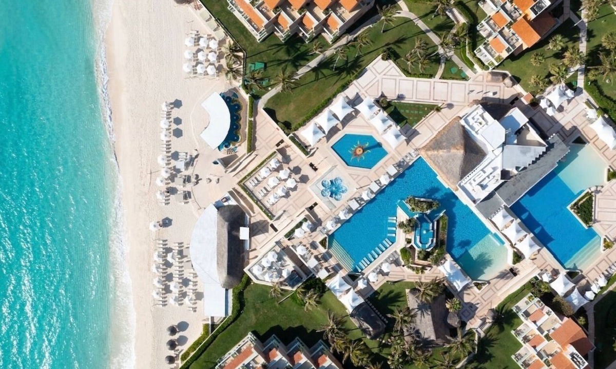 Zona Hotelera Resort | Oceanview 3-Room Suite w/Soaking Tub - Wyndham Grand Cancun