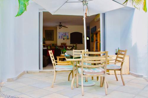 Playacar House | Playacar - Superior Comfort Room With Swimming Pool Air Conditioning and Parking