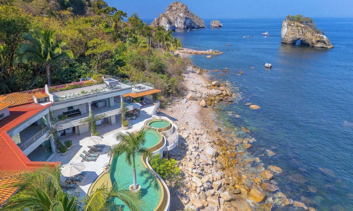 South Shore Hotel Area Villa | Please Inquire Before Booking – Luxury Villa