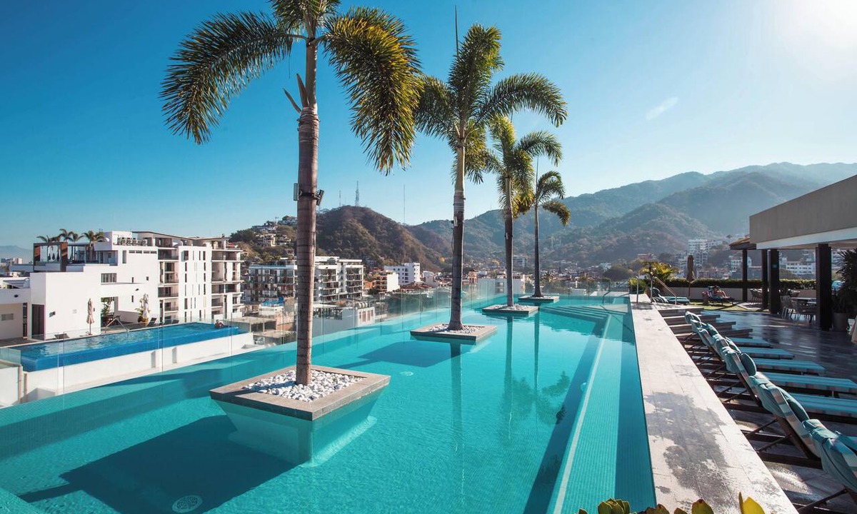 Emiliano Zapata Condo | Pool, Gym & Workspace, 1BR in Zona Romantica