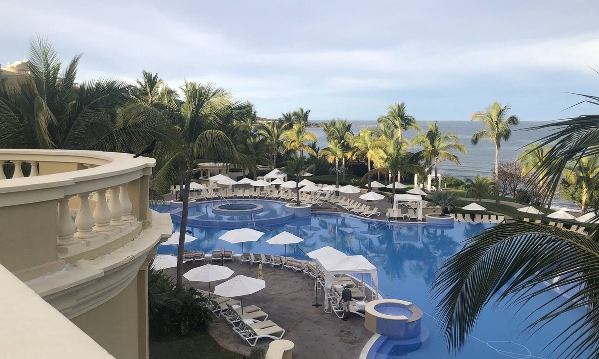 Cerritos Resort | Premier Resort in Mazatlán - Emerald Bay