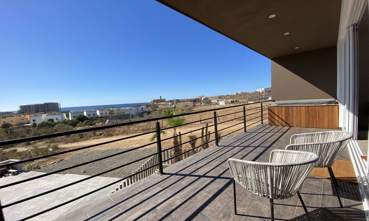 Cerritos Condo | Private HOT tub *walk to surf* Vacation Perfection