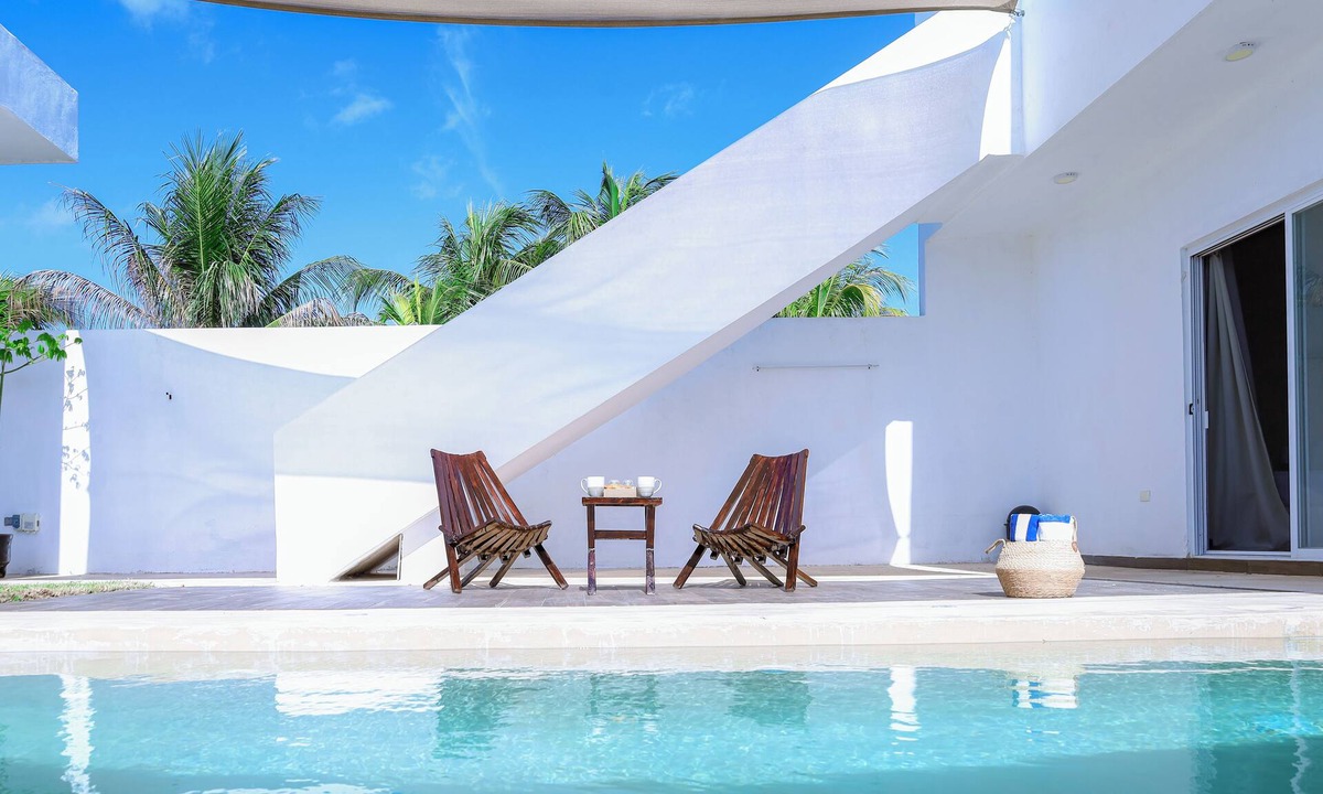 Chicxulub Puerto House | Private Pool & Steps from the Beach |10 Guest