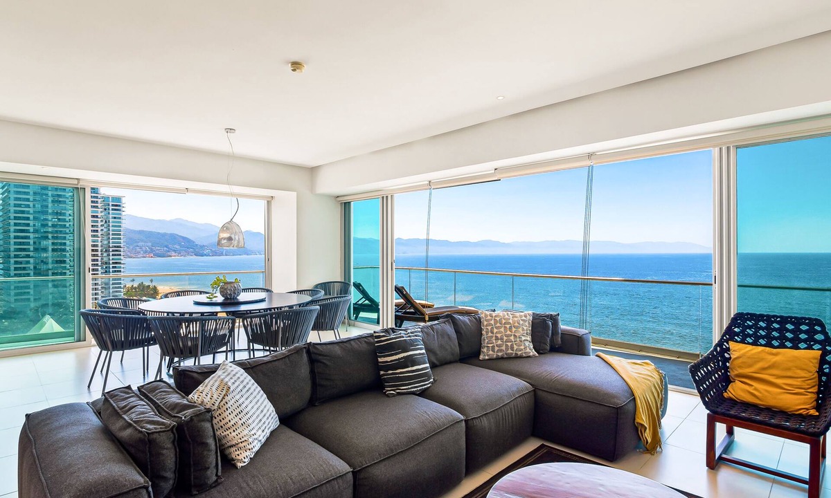 North Hotel Zone Condo | Puerto Vallarta 3BR Ocean View Condo w/Pool & Gym