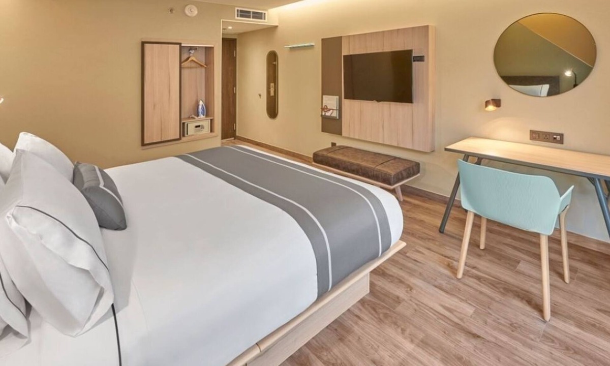 Cancun Hotel | Relaxing Stay Near CUN | 2 Rooms w/Kitchenette, Pool, Rooftop Terrace & Shuttle