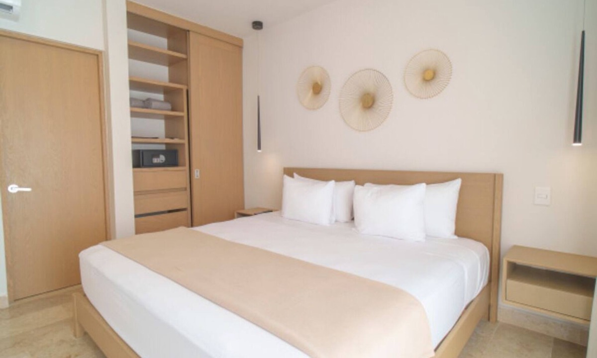 Downtown Hotel | Rooftop Pool & Sunset Cocktails! 4 Convenient Units Near Playa del Carmen Beach
