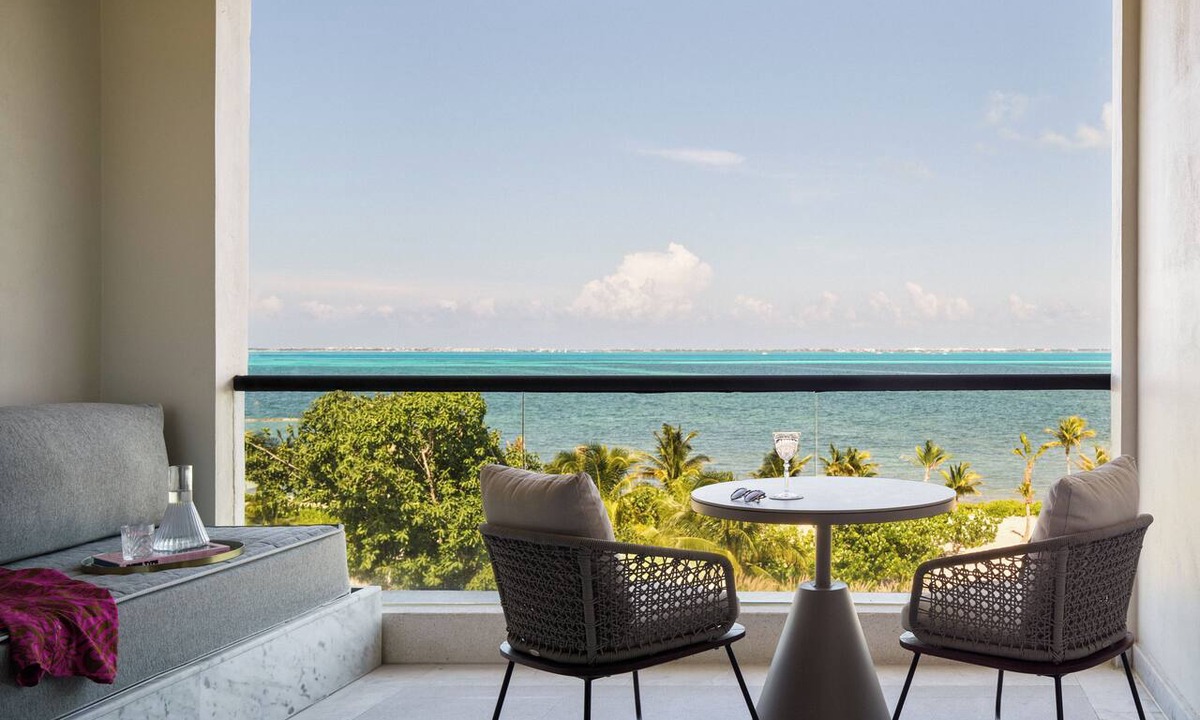 Punta Sam Hotel | Rooftop Soaking Tubs and Beachfront Family Fun Await