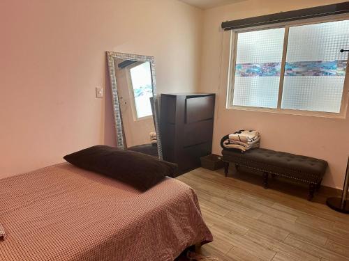 Tlalnepantla de Baz House | Solo Traveler Room Vía Morelos 24-7 Access