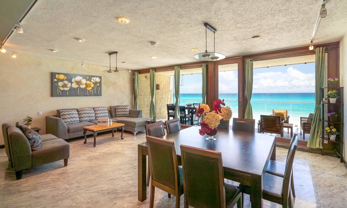 Punta Cancun Apartment | Spacious Luxury Retreat with a jacuzzi - Villas del Mar