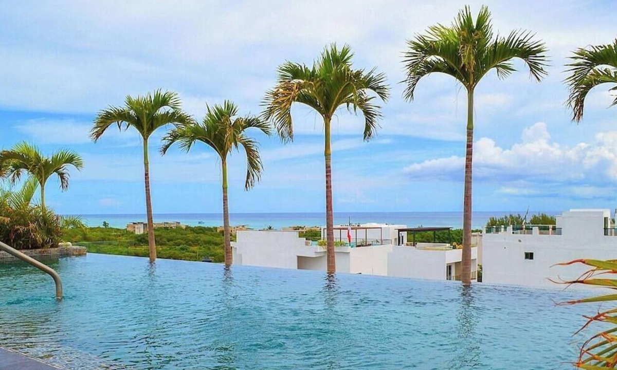Luis Donaldo Colosio Apartment | Studio w/rooftop pool, Coco Beach steps