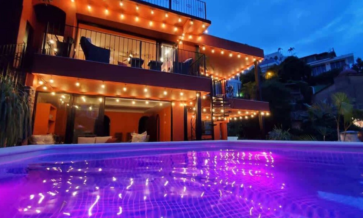 Cerro Villa | Villa Amistad: Entire 6BR Ocean-View Villa, Private Heated Pool, Walk to Town