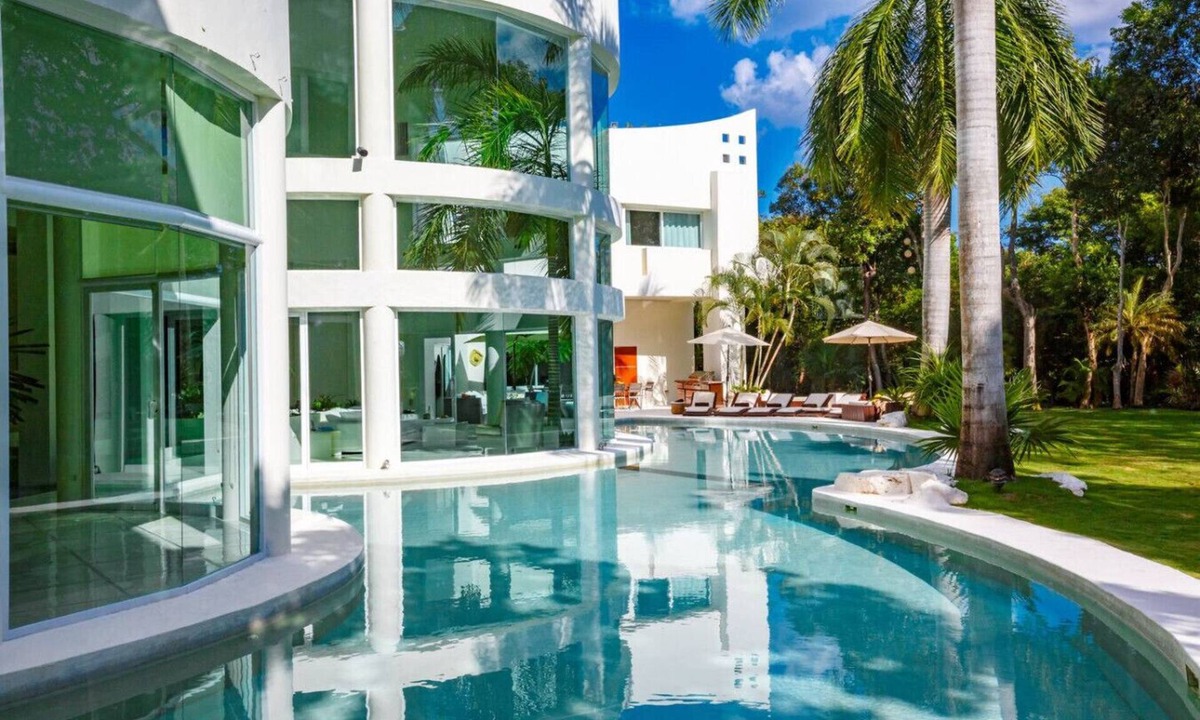 Playacar Villa | Villa Aqua Luxury 5 bdrm Villa in Playa del Carmen with Flex Group Accom (2-12 guests)