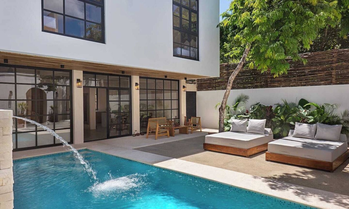 Zama Villa | Villa Bona | 5Bdrm 18 guests HotTub & Housekeeping every other day Dedicated Concierge Beach access