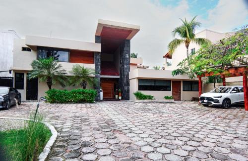 Punta Cancun House | Villa Maraf - Adults Only Boutique Hotel