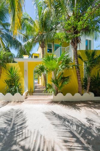 Isla Mujeres Cabin | Villas Comodoro