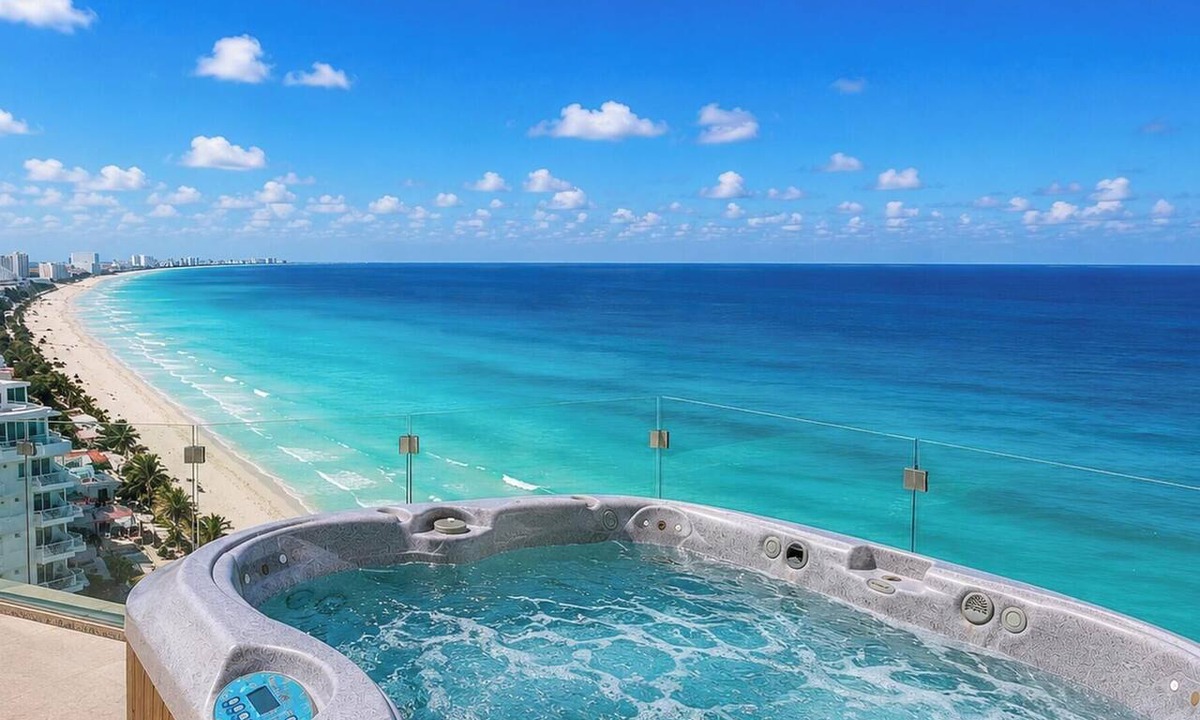 Zona Hotelera Condo | VRBO Premier Host #3703 – Beachfront - Hot Tub Overlooks Ocean timsoceancondos