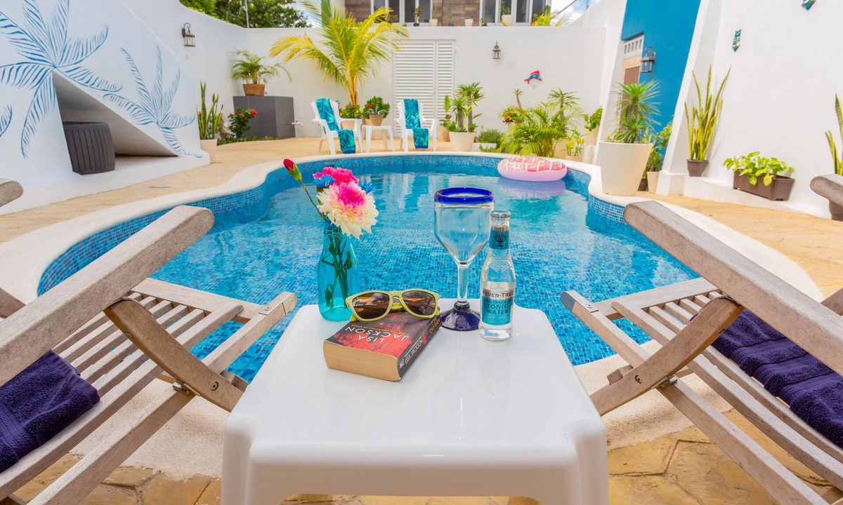 Colonia Centro Villa | Zero Kids, One Epic Reef HGTV-Featured Scuba Villa