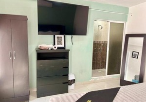 11 VENATOR House Boutique