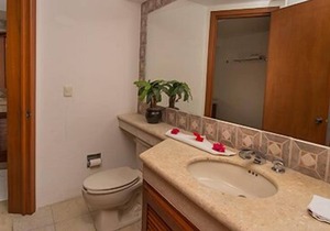 Beautiful & Romantic One Bedroom Condo At Residencias Reef With Great Amenities