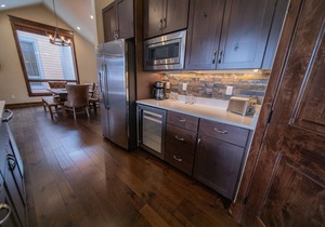 Updated Townhome | Private Hot Tub | Pool access in Keystone