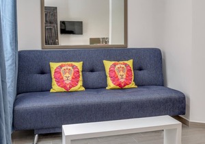 Valentina #12 - 2nd Floor, King Bed, Rooftop, Kitchen, Clean
