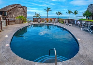 Views, romantic and private with king bed, ground floor convenience in Princeville