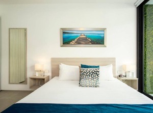 Terrace | Gonzalo Guerrero