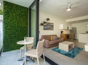 Terrace | Gonzalo Guerrero