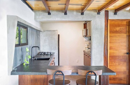 Centro Villa | Relaxing Villa with Private Lagoon Access and Scenic Views