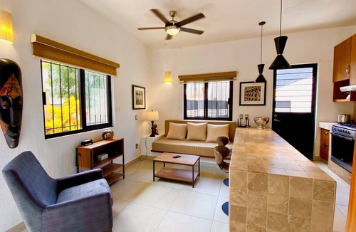San Antonio Tlayacapan House | 1 Bed Guest House-Walk To Everything-Patio-Gym-Pickleball Court-Bikes-Golf Cart