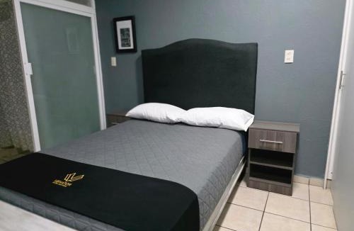 Leon Apartment | 10 VENATOR House Boutique
