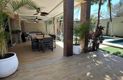 Ejidal House | 11-bedroom mansion for 22 guests, plus a rooftop