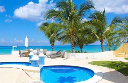 Cozumel Condo | 141 FIVE STAR REVIEWS! On the beach! Daily cleaning!