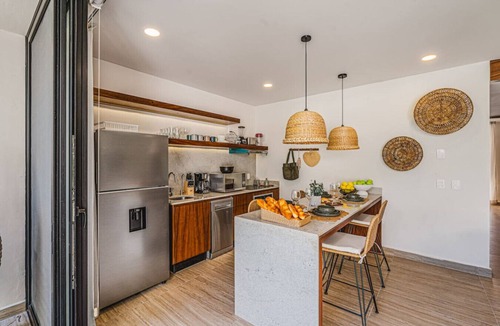 Playa Paraiso Condo | 2 BR Bliss w Sunset Pool | Gym | Osmosis