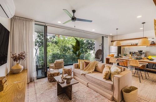 Playa Paraiso Condo | 2 BR Bliss w Sunset Pool | Gym | Osmosis