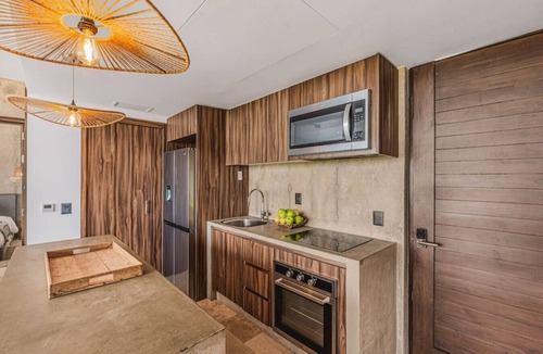 Tulum Condo | 2BR Penthouse w Private Rooftop | Jacuzzi & Gym Access