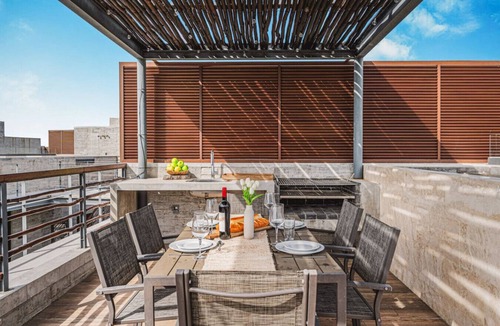 Tulum Condo | 2BR Penthouse w Private Rooftop | Jacuzzi & Gym Access
