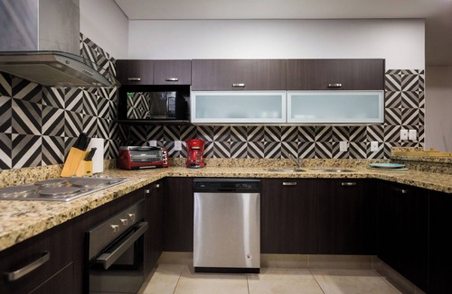 Cerritos Apartment | 3 bedroom high end beach front condo with amazing view