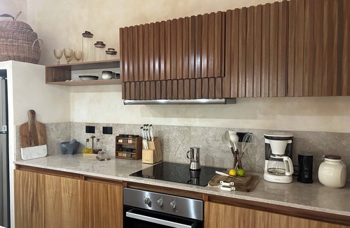 La Veleta Villa | 4-bedroom Villa Outdoor/Indoor Living Sleeps 8