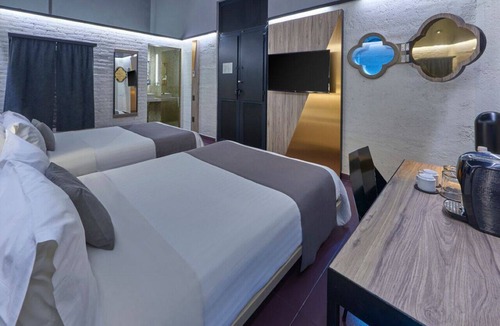 Historic Center Hotel | 4 Queen Bed Rooms in a Historic Mexico City Building Near Museums