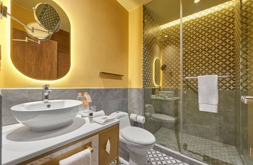 Centro Historico Hotel | 4 Spacious Units Steps From Yucatán Adventures | Rooftop Pool Onsite