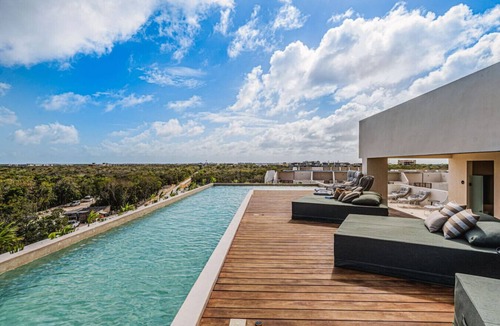 Playa Paraiso Condo | 5 min to Beach 2BR w Pool | Gym | Yoga | Coworking