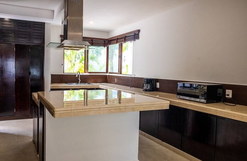 Playacar Fase I Villa | 5min walk to beach, housekeeping, pool at terrace, oceanview jacuzzi at rooftop